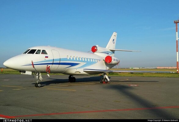 Falcon-900B 
