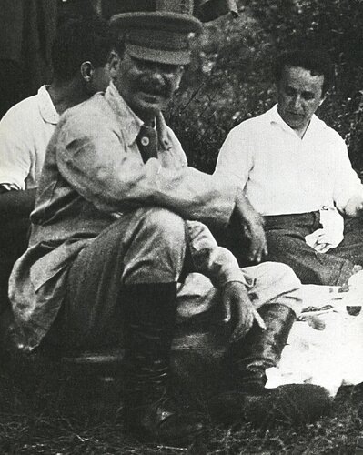 Сталин и шашлык.