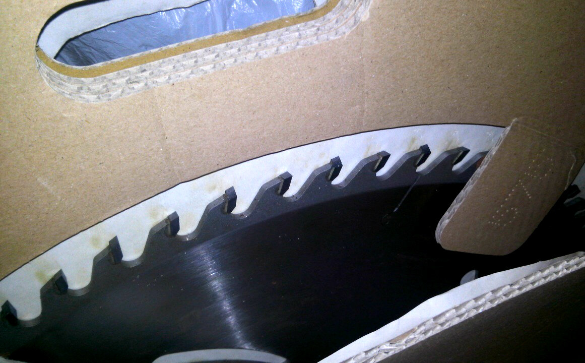 Нашёл фото на сайте бу вещей. Обратите внимание на огромную напайку!