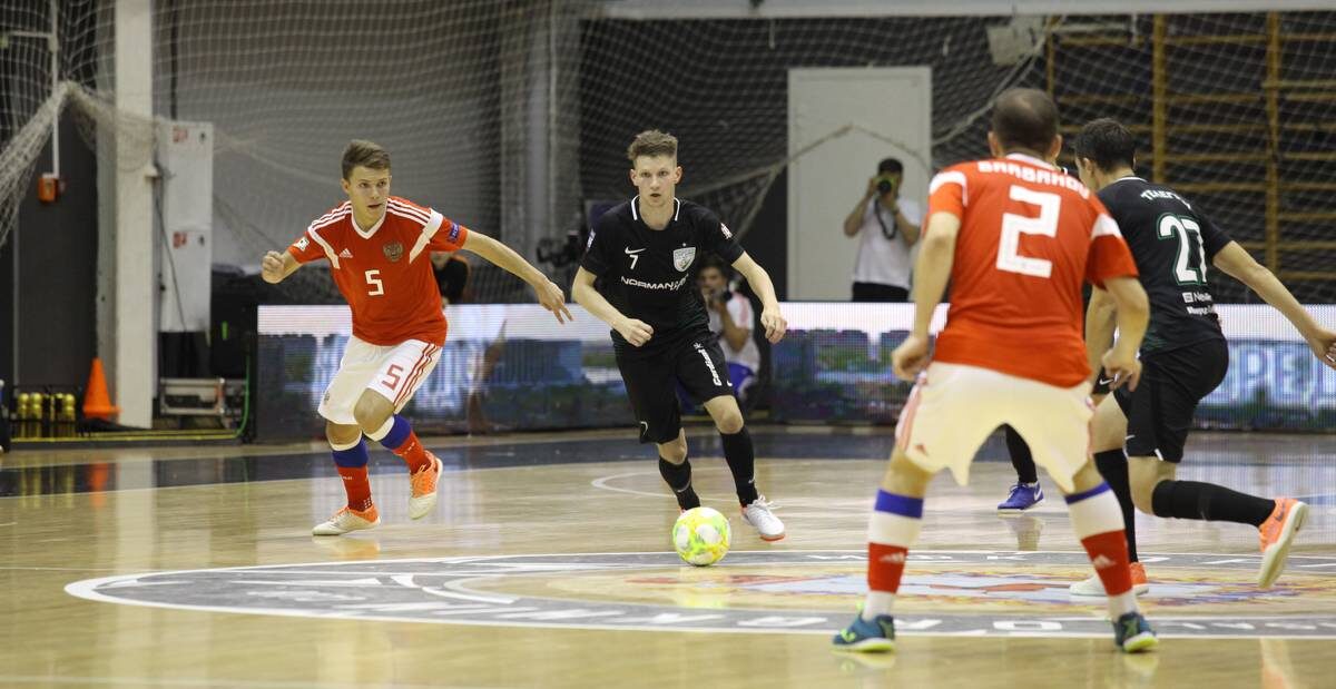 Фото с матча МФК «Оргхим» и юниорской сборной России по мини-футболу на Кубке Чкалова. Фото: Андрей Абрамов