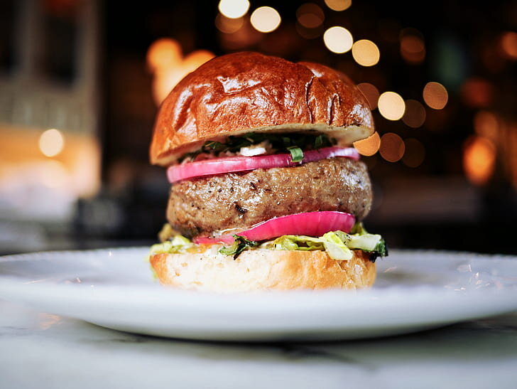 https://www.google.com/url?sa=i&source=images&cd=&ved=2ahUKEwjaufiho63lAhXpkYsKHdlKCIQQjRx6BAgBEAQ&url=https%3A%2F%2Fwww.nicepik.com%2Fburger-with-patty-onion-and-green-vegetable-bokeh-photography-beef-bread-bun-dish-fast-food-free-photo-78879&psig=AOvVaw3oIEUXKorQy91S2kRXZy_w&ust=1571744614475714