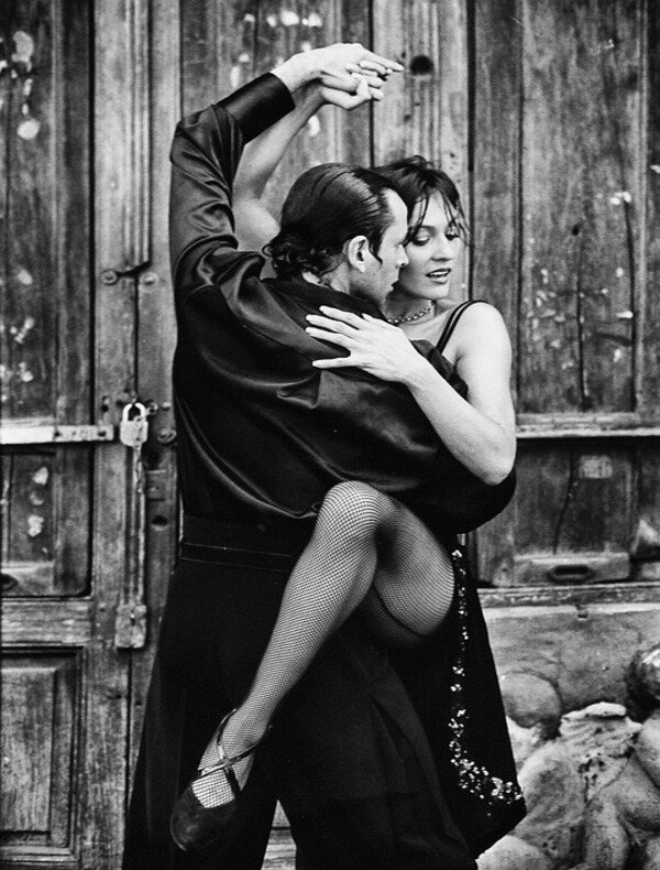 https://cdn.pixabay.com/photo/2013/05/01/21/46/tango-108483_960_720.jpg