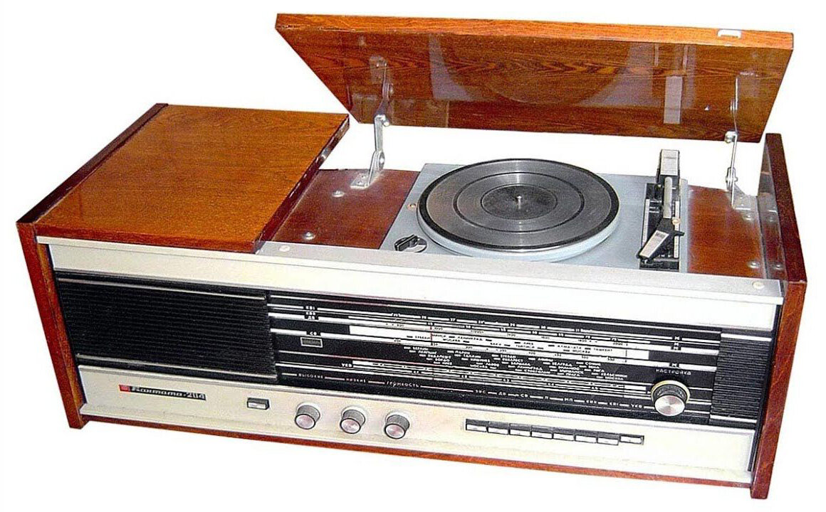 Для тех времён (70–80-е годы) это был неплохой «комбайн».