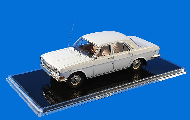 ICV172 1:43 ГАЗ-24 «Волга» - 1972 г. - серия "Персоналии" № 17 - Валерий Харламов (тираж 75 шт.)