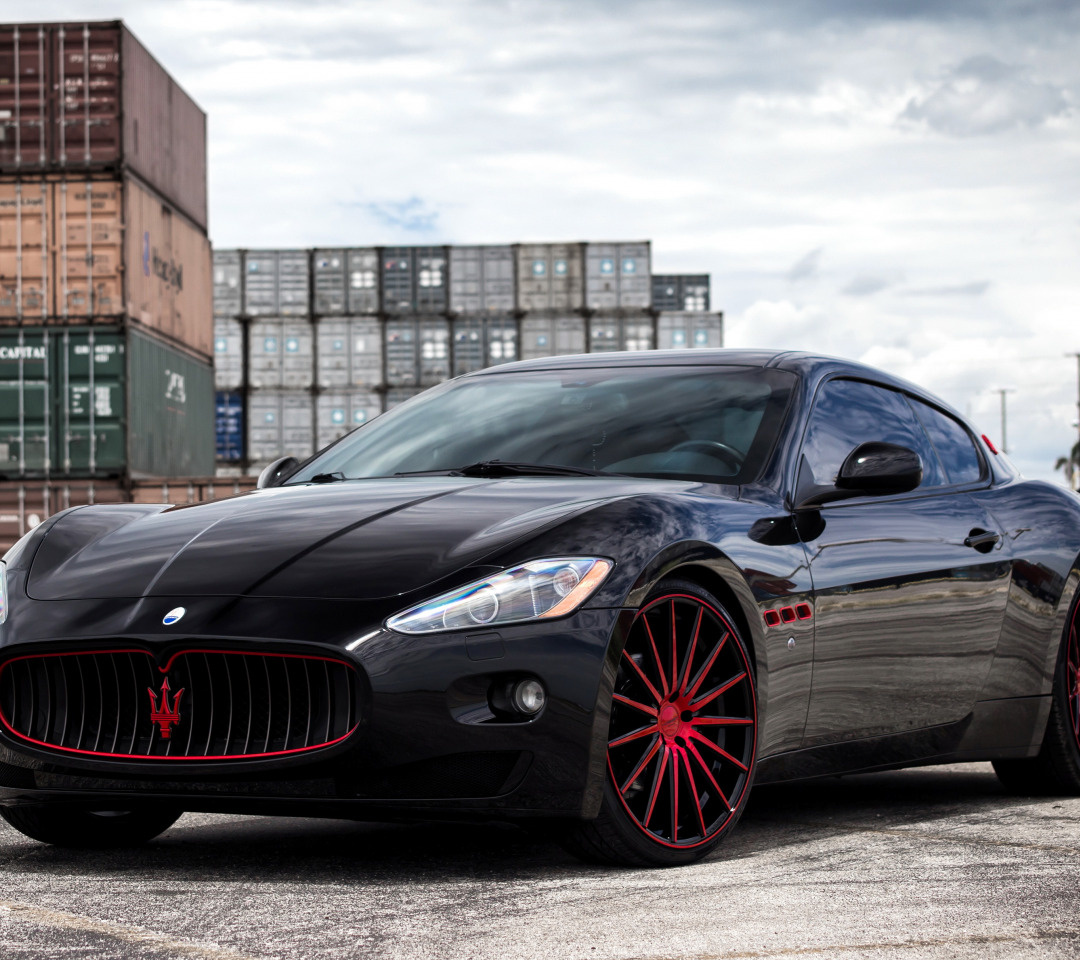 https://img1.goodfon.ru/original/1080x960/5/15/maserati-granturismo-with-1732.jpg