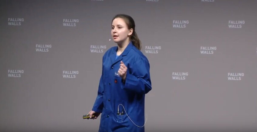 Ксения Щербакова, победитель Falling Walls Lab Дубна на конференции в Берлине