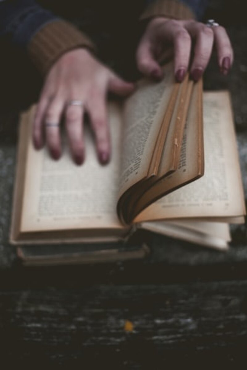 https://images.unsplash.com/photo-1541520355487-1e74abfbe592?ixlib=rb-1.2.1&ixid=eyJhcHBfaWQiOjEyMDd9&auto=format&fit=crop&w=334&q=80