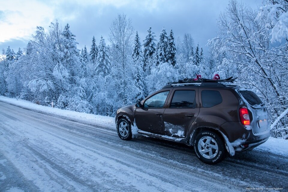 Холоден автомобили. Renault Duster Winter. Рено Дастер зима. Рено Дастер 2021 зимой. Рено Дастер Меган зима машинка.