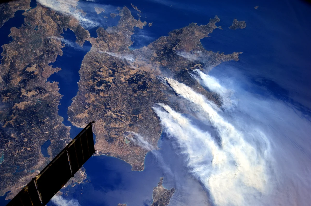 Обои реальном времени. Вид земли из космоса. Космический снимок. Снимок земли из космоса.