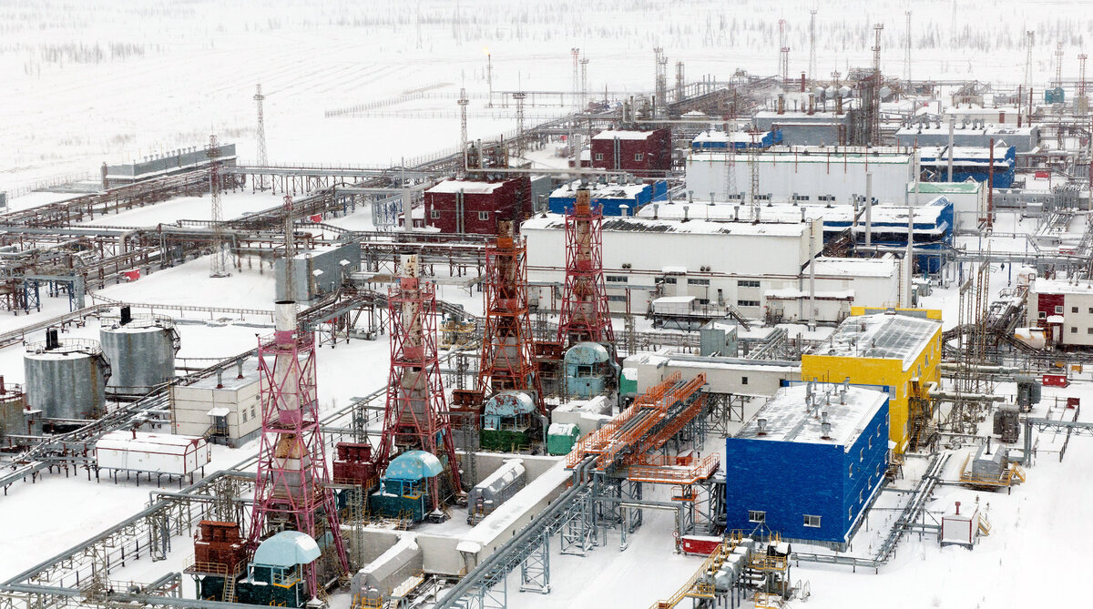 УКПГ-1С. Одна из самых мощных установок комплексной подготовки газа в мире. Запущена 1 октября 2001 года