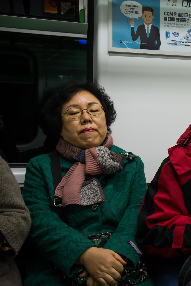 Злые корейские пенсионеры. Почему они выглядят более недовольными жизнью, чем наши старики?