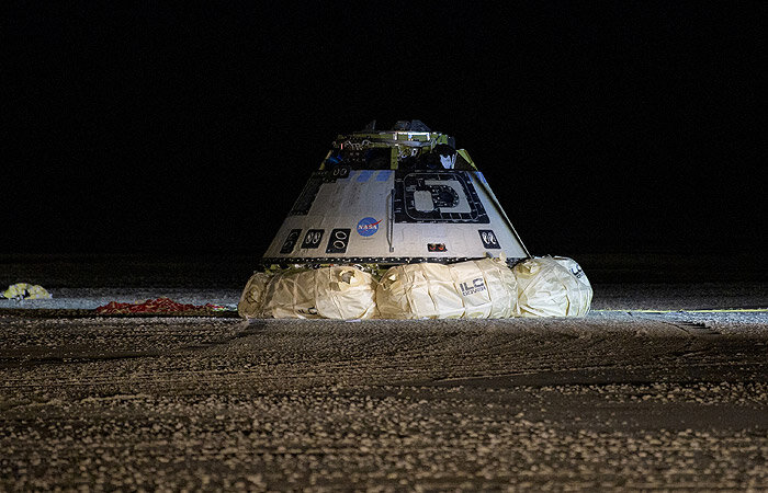 Посадка космического корабля Starliner (источник: NASA)