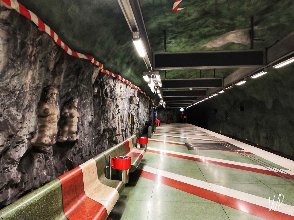 Хусбю станция метро Стокгольм