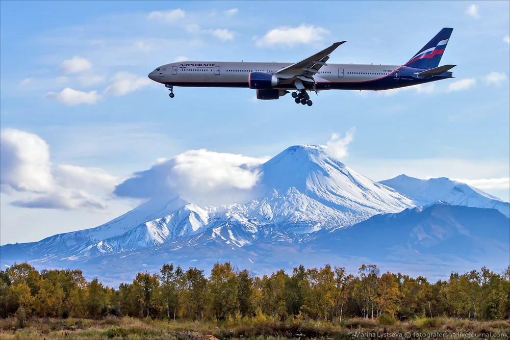 Камчатская победа. Аэропорт Елизово Петропавловск-Камчатский. Камчатка Аэрофлот Петропавловск-Камчатский самолет. Аэропорт Петропавловск-Камчатский ИКАО. Камчатский вулкан Елизово аэропорт.