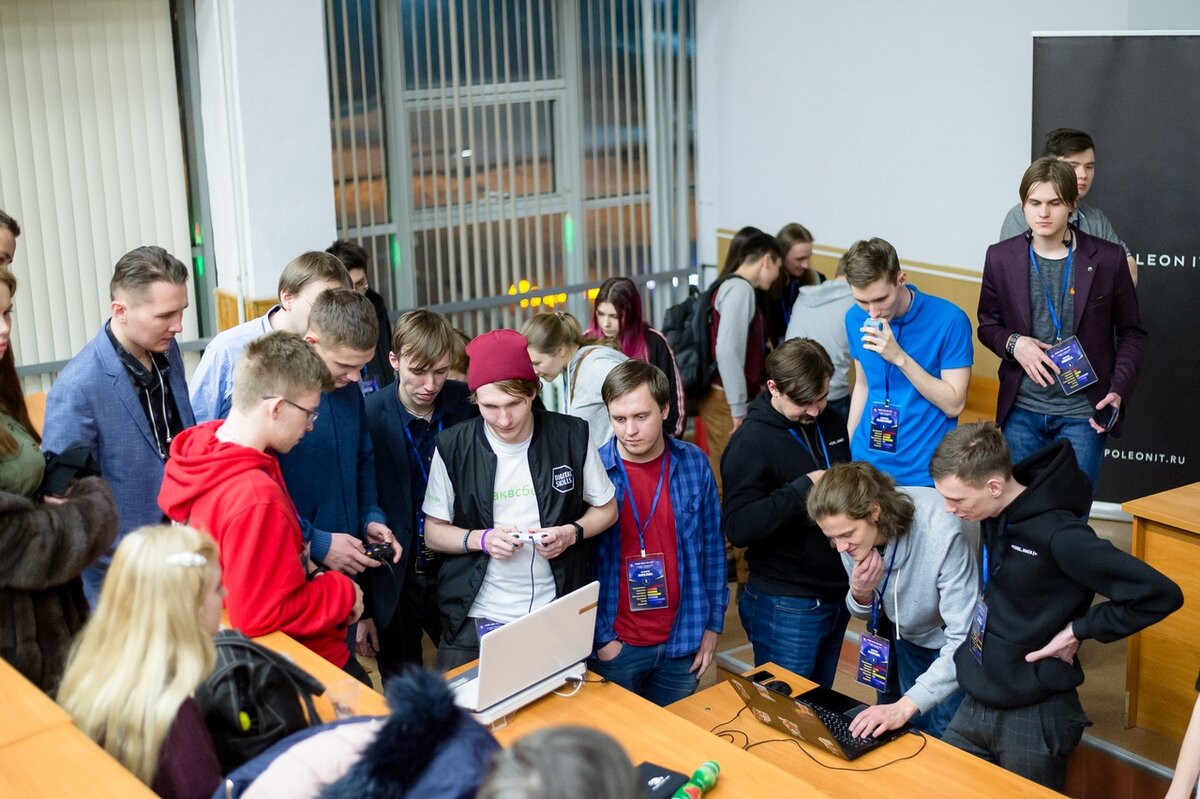 Пока судьи совещались, можно было обсудить игры, поиграть, поделиться впечатлениями. Фото Олега Игошина.