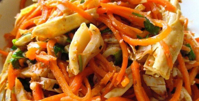 Салат с кальмарами, фунчозой и морковью по-корейски