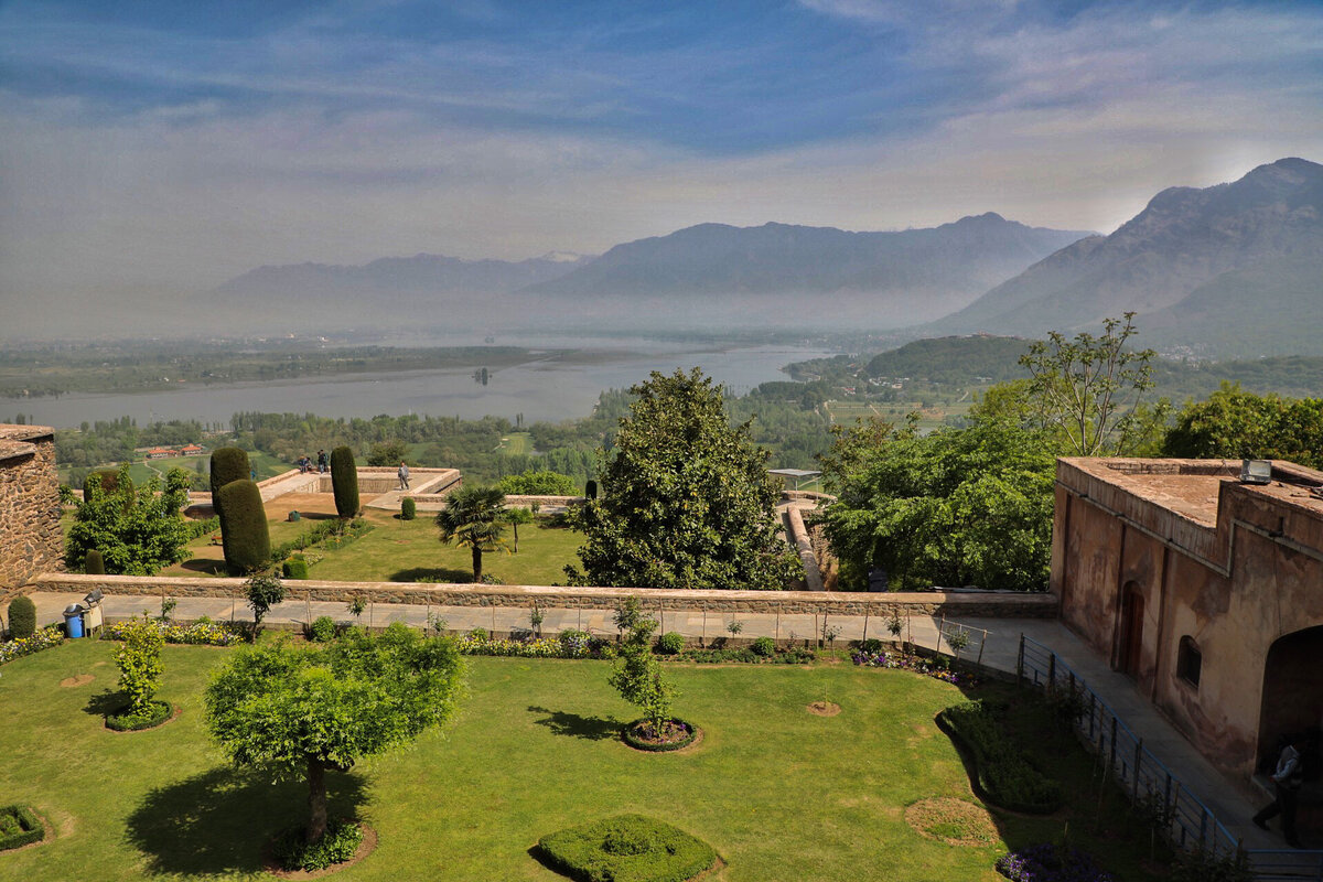 Сады Шринагара 