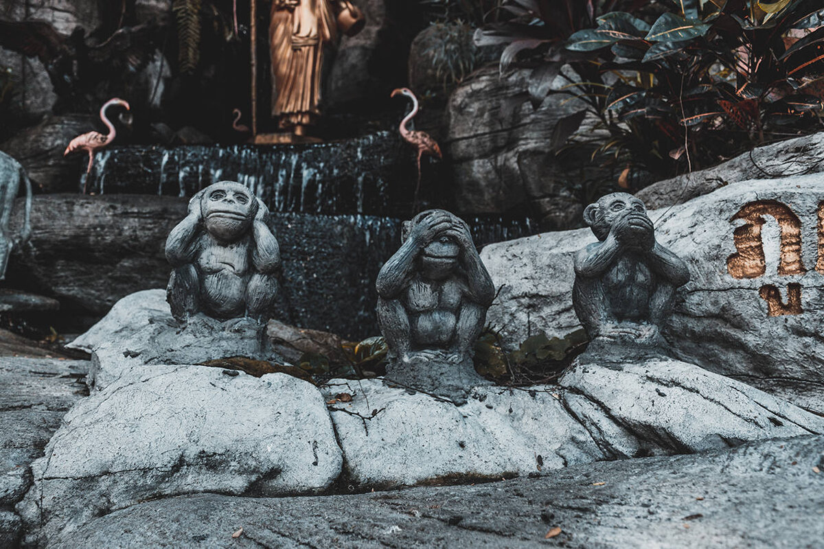 Статуя 3-х обезьян