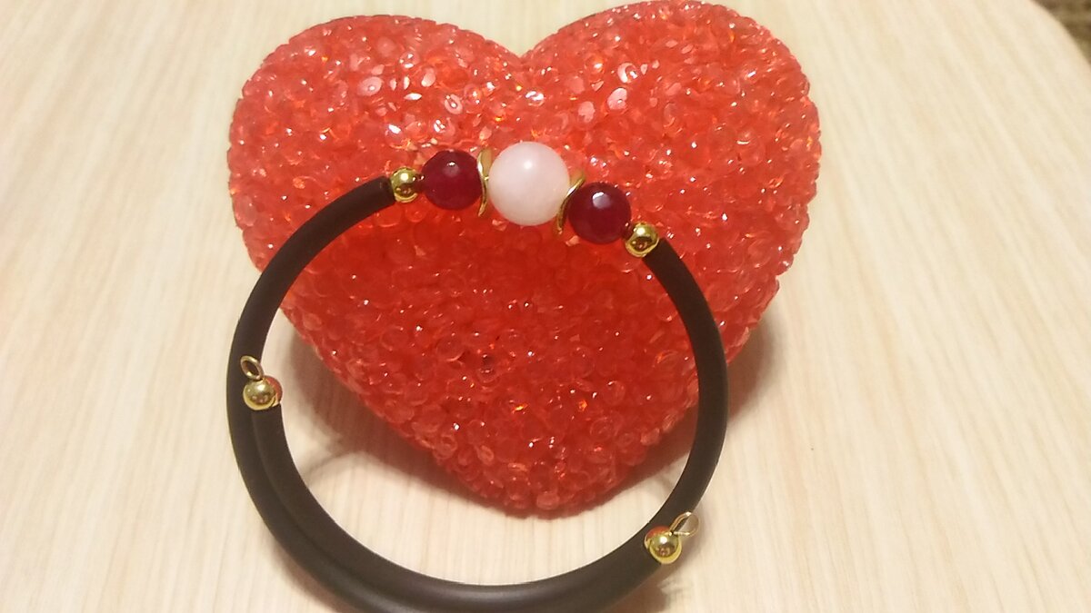 Браслет с халцедоном и розовым кварцем