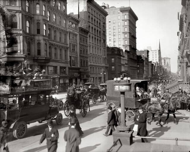 Город Нью-Йорк 1910 год. https://ar.pinterest.com/pin/412783122073936868/?amp_client_id=CLIENT_ID(_)&mweb_unauth_id=&from_amp_pin_page=true