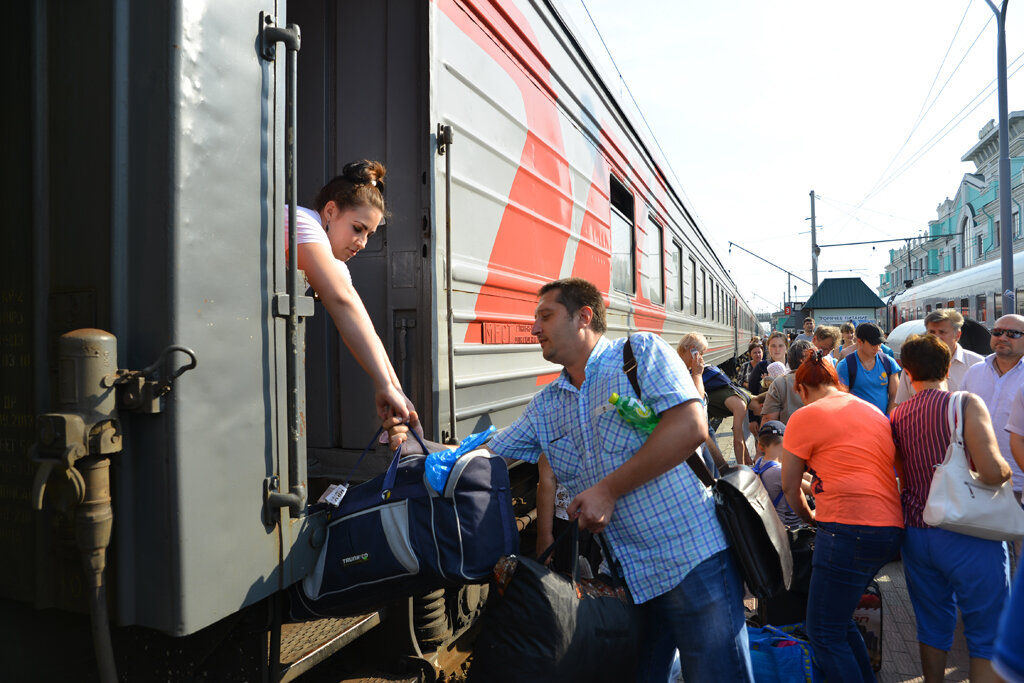 Вынужденные переселенцы. Русские беженцы. Соотечественники фото. Сотрудник переселенец. Сотрудник переселенец.