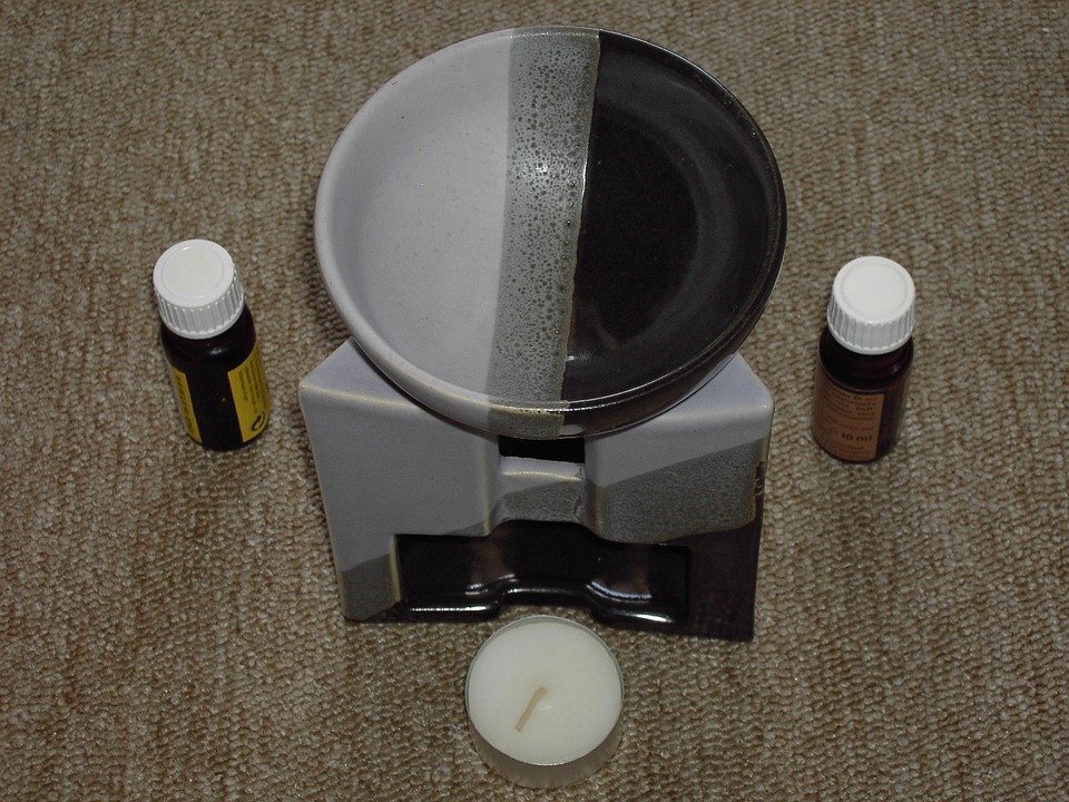 https://cdn.pixabay.com/photo/2015/10/22/15/12/humidifier-1001388_960_720.jpg