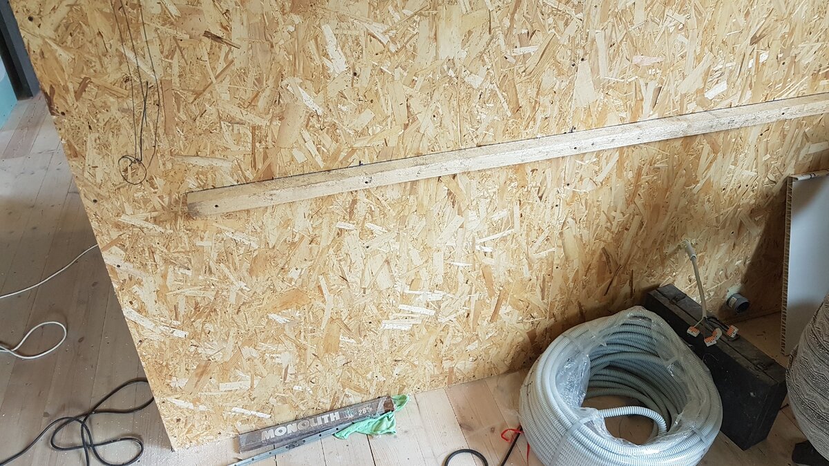 Начало работ по установке кухни.