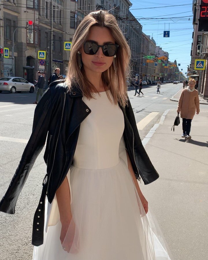 На фото Дарья платье Каприн