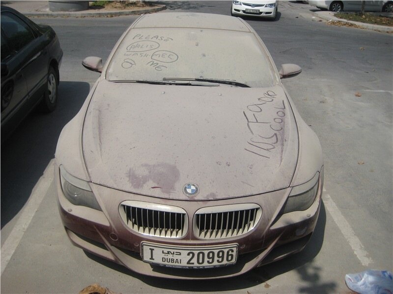 Почему люди в Дубае бросают элитные авто?