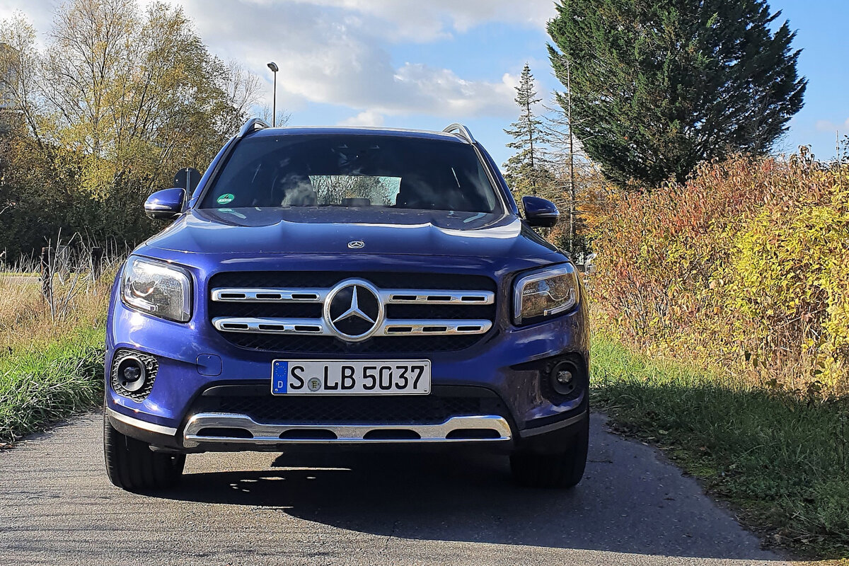 Mercedes-Benz GLB шириной 1,83 метра произведен  на платформе, что и автомобили A- и B-классов.