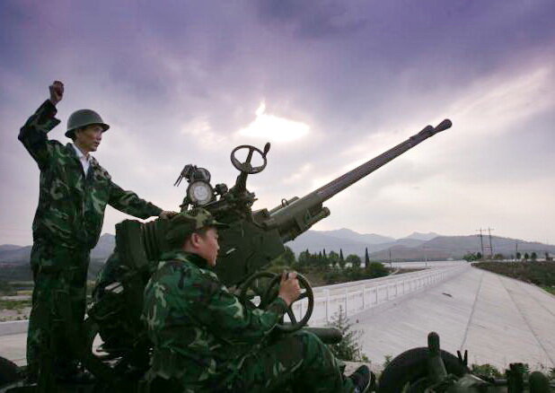 Запуск частиц серебра с ракеты. Фото CNN