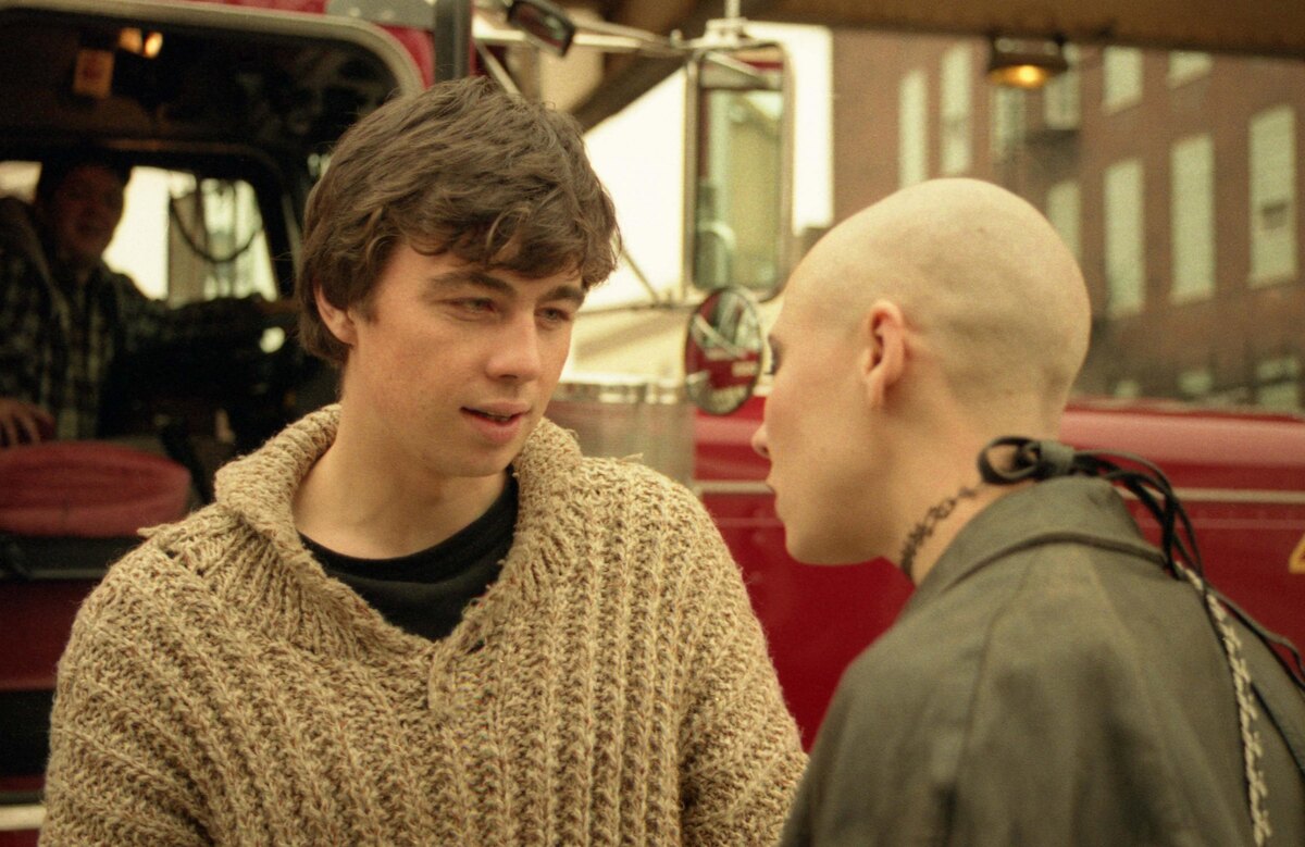 Кадр из фильма Брат 2 (2000). Источник фото kinomania.ru