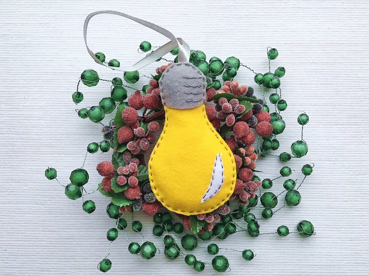 Лампочка из фетра. Автор Ольга Дворянова