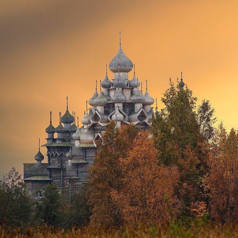 Преображенская Церковь в Кижах снаружи