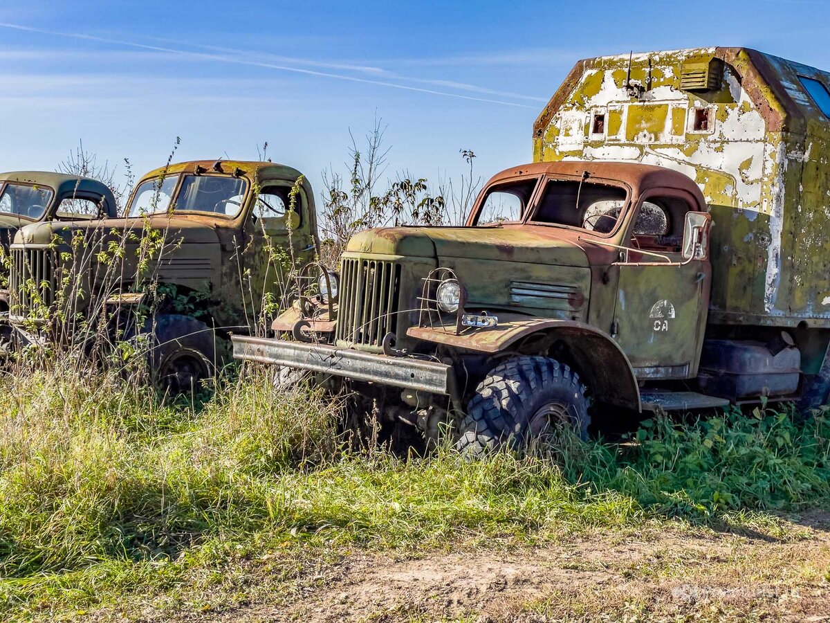 Нашёл три заброшенных ЗиЛ-157 в поле. Узнал, как они там оказались 🚛🚚😱 |  Промышленный турист | Дзен