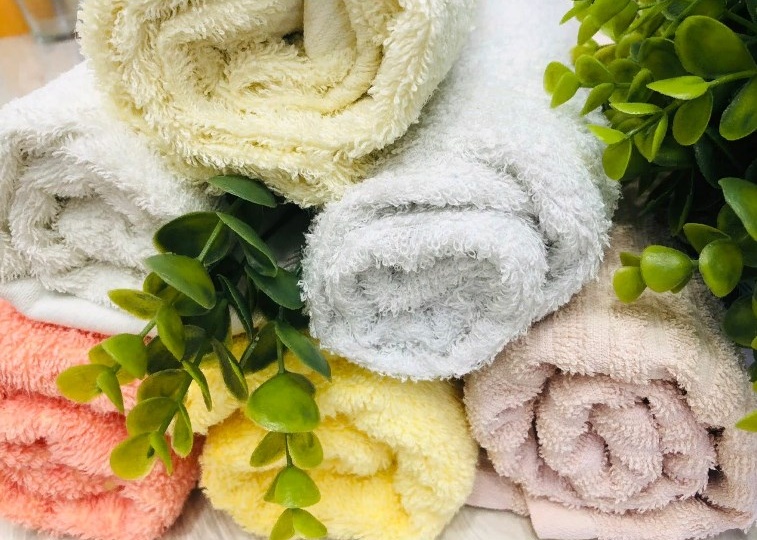 Давно не выбрасываю махровые полотенца, даже старым и загрубевшим можно вернуть былую мягкость