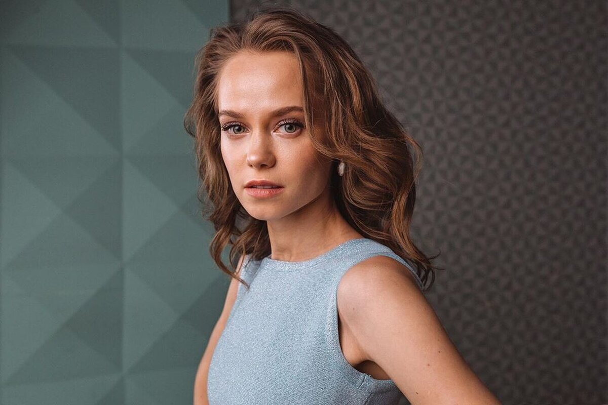 Фото-материалы взяты с источника https://www.goodhouse.ru/stars/zvezdnyy-fakt/chto-izvestno-ob-akterah-sygravshih-v-seriale-krepostnaya/?page=7