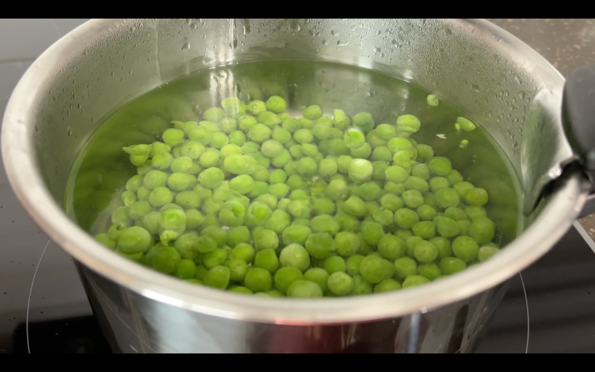 Горох отварить в течении 3х минут