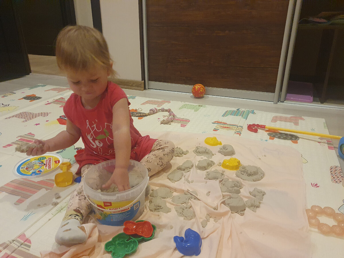 Играем с кинетическим песком