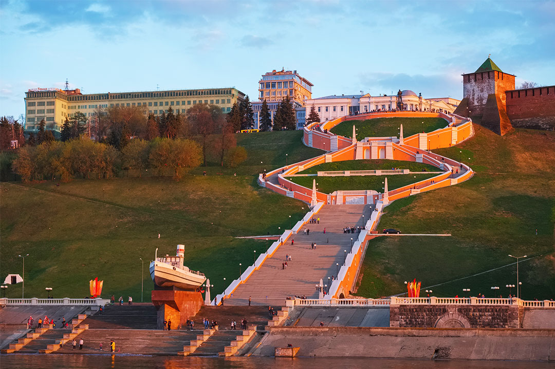 Сходить нижнем. Нижегородский Кремль Чкаловская лестница. Чкаловская лестница Нижний Новгород. Памятник Чкалову и Чкаловская лестница в Нижнем Новгороде. Нижний 800 Чкаловская лестница.