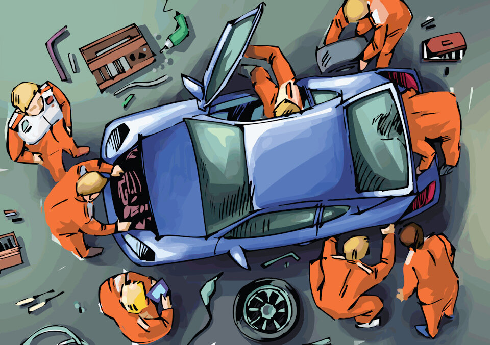 Здесь объект один и каждое изменение сразу сохраняется. А вот если унести дверку, а потом кто-то еще повесит новую дверку, могут возникнуть конфликты.