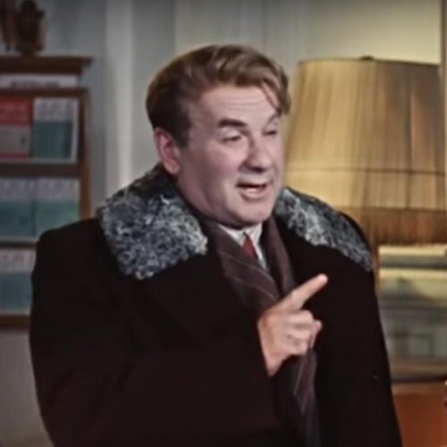 Незабвенный тов. Огурцов. Узнали, конечно?