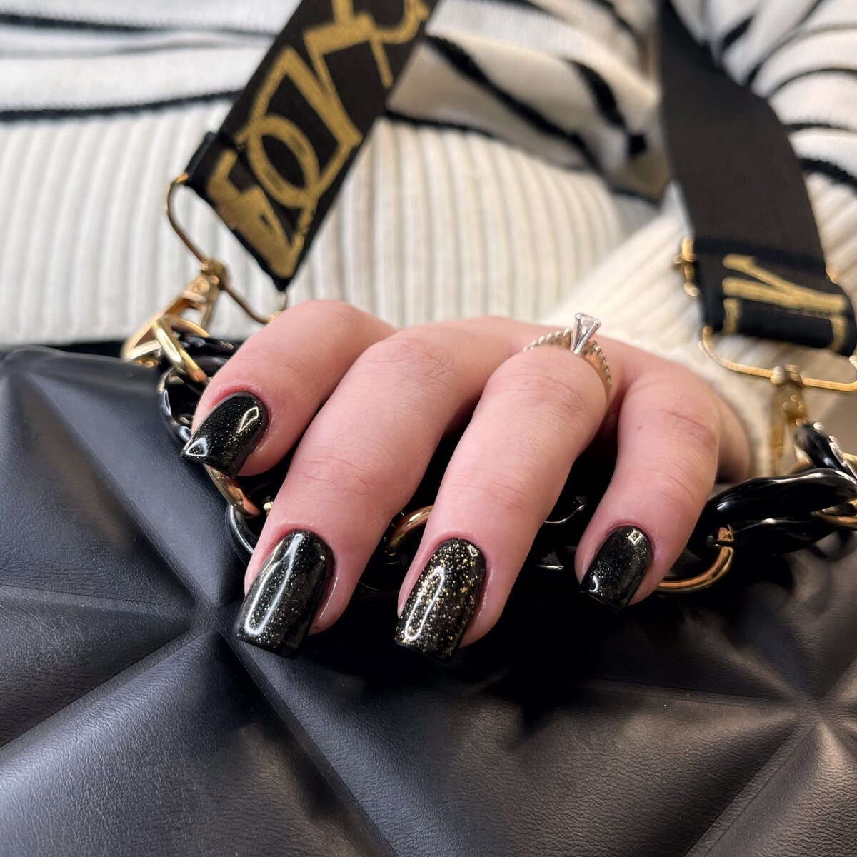 Работы ученицы на курсе по маникюру в школе CNI в Симферополе