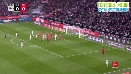 Стандарт был быстро разыгран. Хофманн низом покатил на капитана, Штиндль пробил точнёхонько в нижний угол ворот.