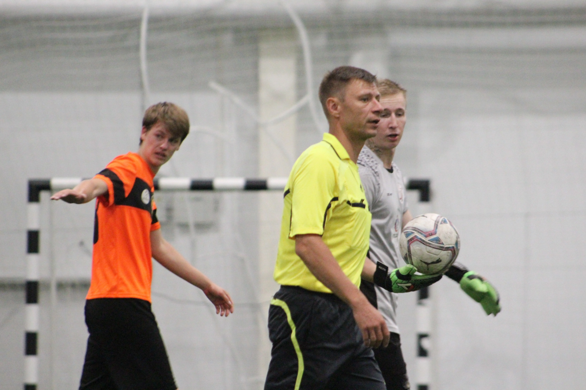    КБ Спартак-Ягуар пока уверенно держится в тройке.