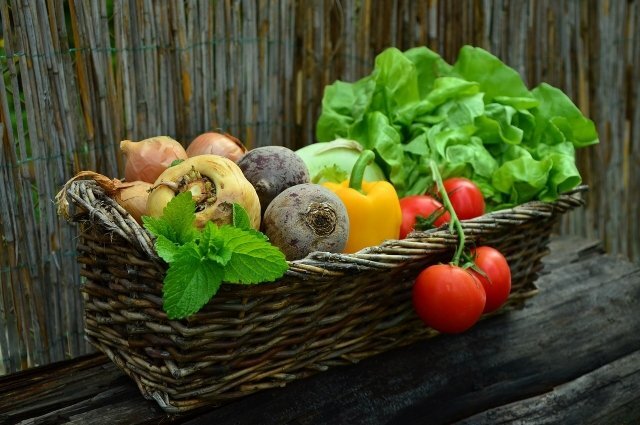    Какие продукты нужно включить в рацион при частых запорах?