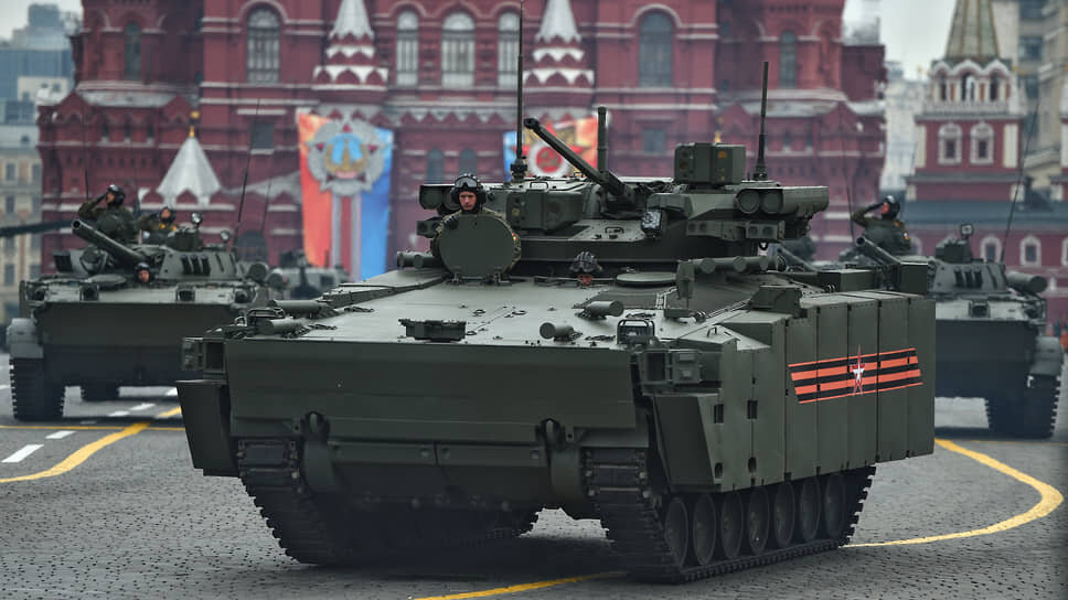 Фото: Кристина Кормилицына / Коммерсантъ📷Боевая машина пехоты «Курганец-25» во время репетиции военного парада на Красной площади (2018 год)