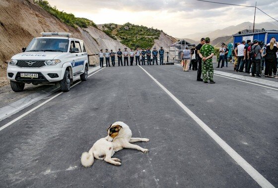   Российская гумпомощь для карабахских армян почти трое суток простоял в азербайджанской Барде