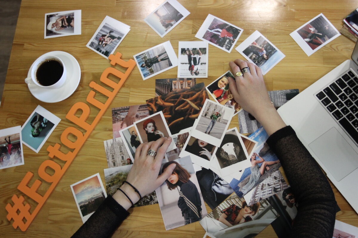 А для удобства печати мы создали мобильное приложение FotoPrint, чтобы вы могли оформлять заказы прямо из дома в любое время и в ближайший фотоцентр. Скачать приложение можно в App Store и Google Play.