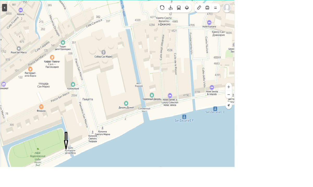 Вот он - сразу за мостиком по дороге к садам 